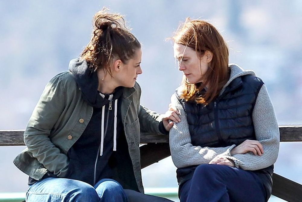 کریستن استوارت و جولیان مور در فیلم «هنوز آلیس»(still alice)